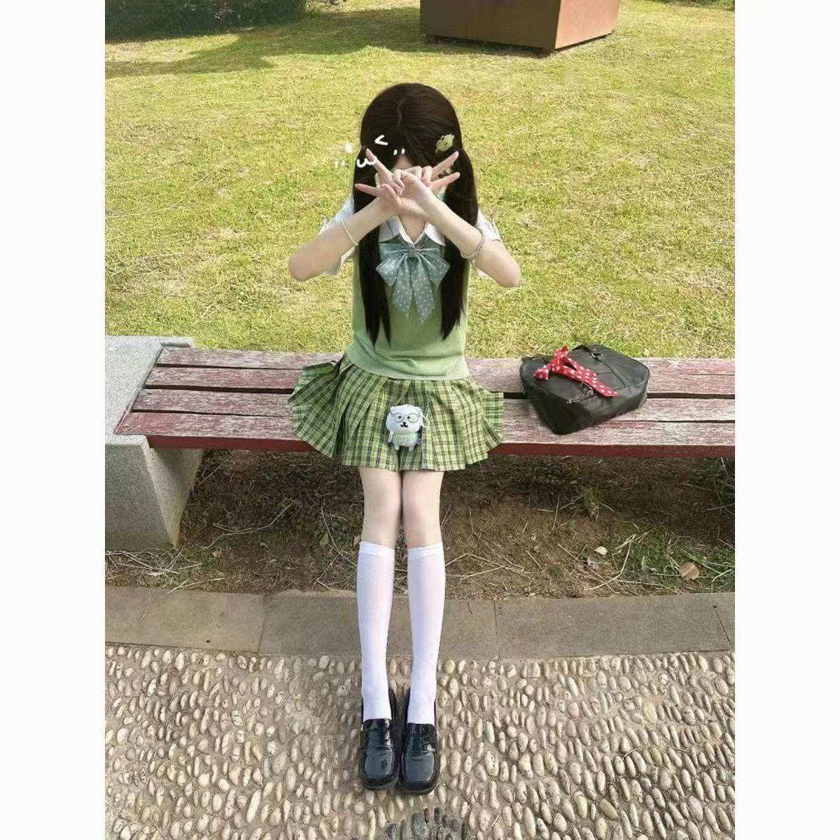 胖MM大码小青梅JK制服格裙短裙夏季新品绿色马甲叠穿衬衫学院套装