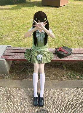 胖MM大码小青梅JK制服格裙短裙夏季新品绿色马甲叠穿衬衫学院套装