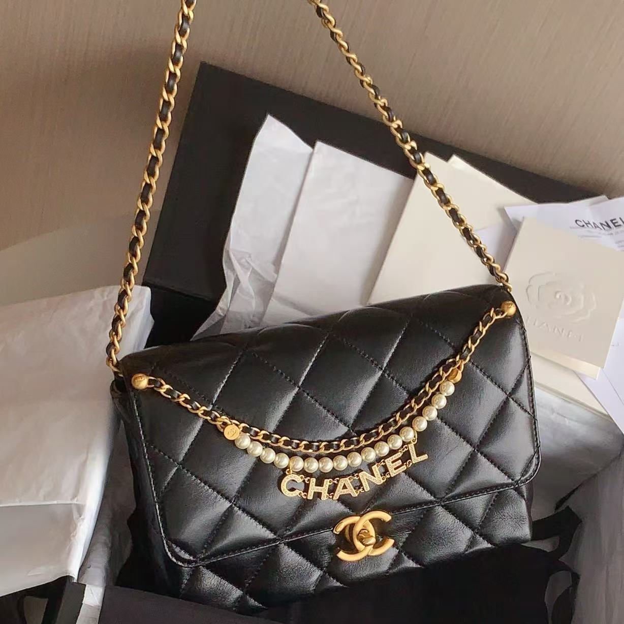 Chanel香奈儿24A珍珠logo链条字母黑金方胖子小号单肩斜挎包
