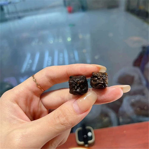 沉香醒狮通孔配件大小号齐全手串项链文玩佛珠配饰配珠手编