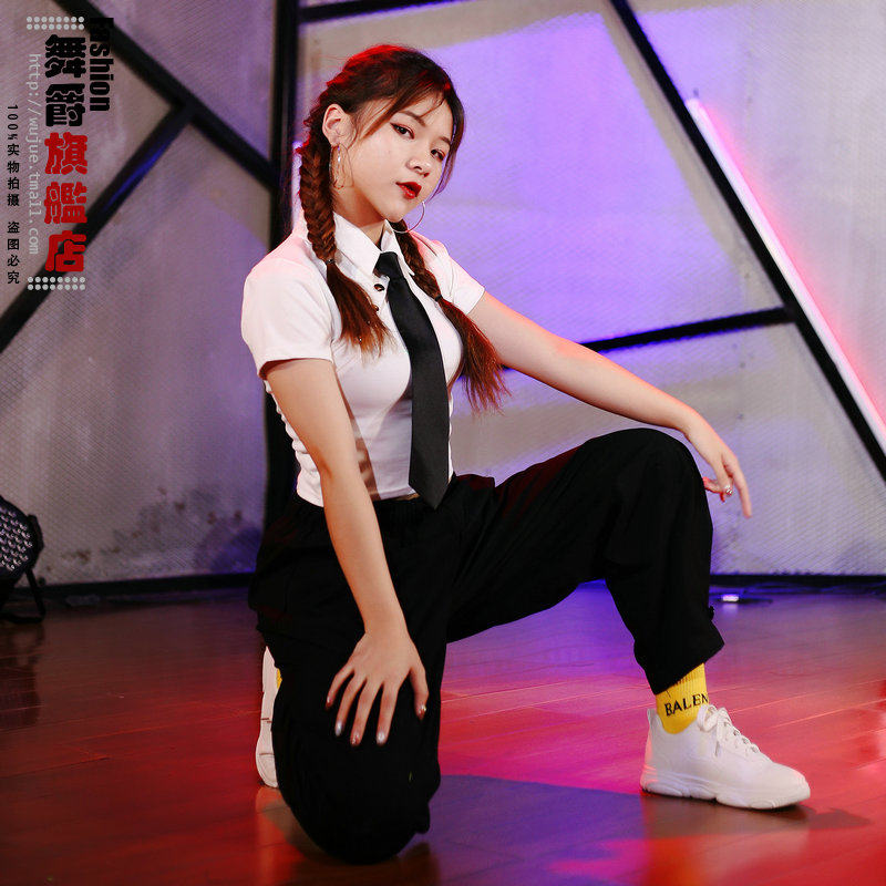 学院韩版跳舞服装女性感爵士上衣女修身短袖露脐高腰ds演出服新款
