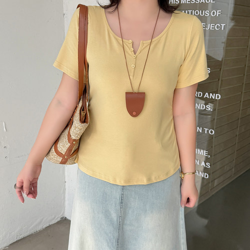 胖mm捏褶收腰短袖T恤时髦上衣女