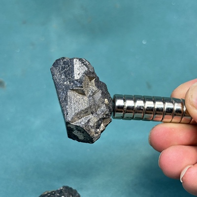 高纯度磁铁矿晶体科普科研样品天然矿物晶体标本矿石能量石矿晶石