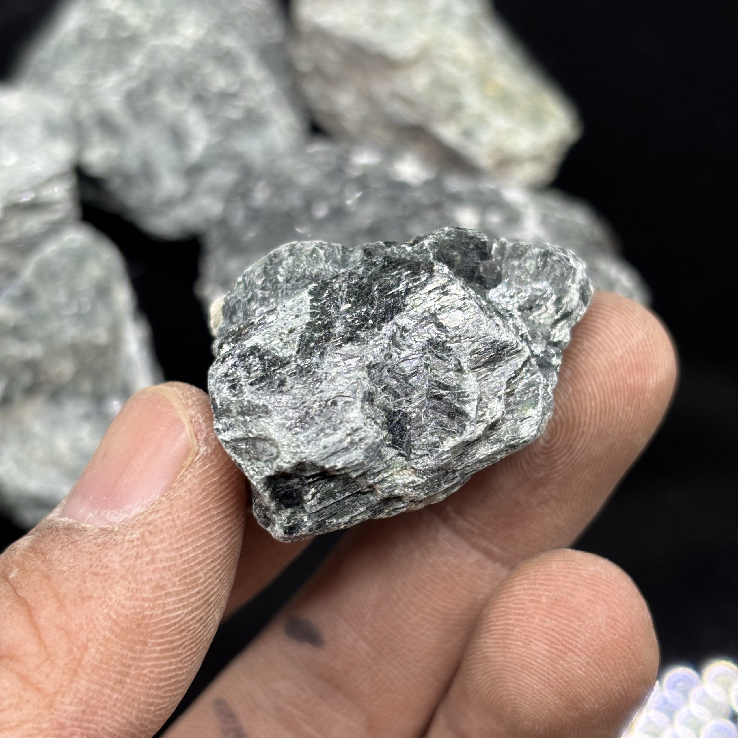 普通角闪石教学地质科研究实验矿物标本晶体岩石非金属矿天然原石