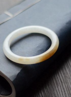 手镯圆条带证书新疆和田玉