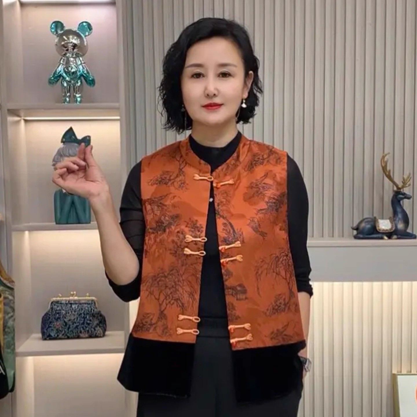 国风丝绒拼接马甲女2025秋季新款年轻妈妈装新中式盘扣坎肩上衣
