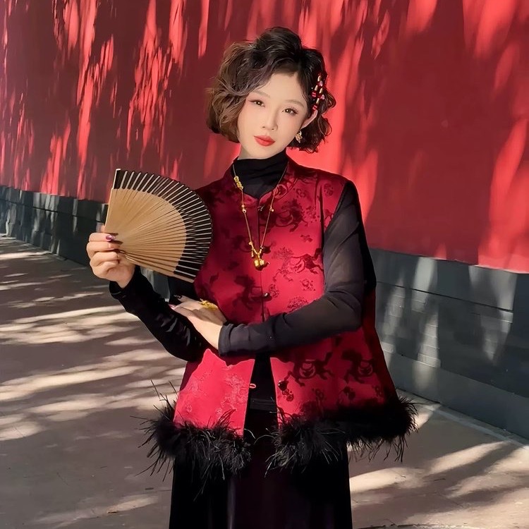 红色新中式轻国风高端真丝夹棉马甲女2025秋冬新款水貂毛唐装上衣