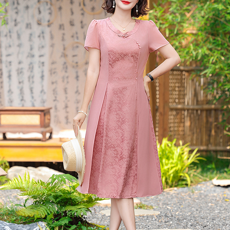 新中式妈妈夏装连衣裙2025新款国风中老年女夏季短袖改良低领旗袍