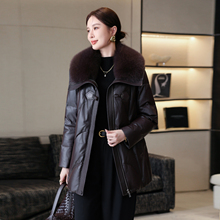 真皮皮衣女2025冬季新款狐狸毛领宽松海宁绵羊皮羽绒服外套中长款