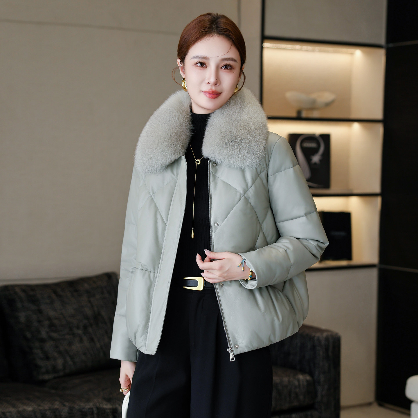 狐狸毛领真皮羽绒服外套女2025冬季新款宽松加厚绵羊皮皮衣短款潮