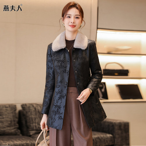 中长款压花皮衣外套燕夫人洋气