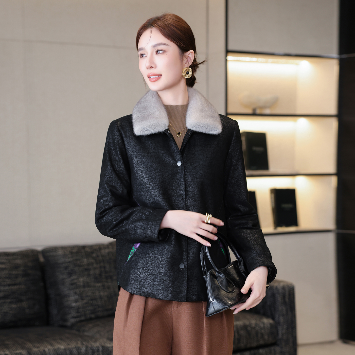 真皮羽绒服女水貂毛领可拆卸短款