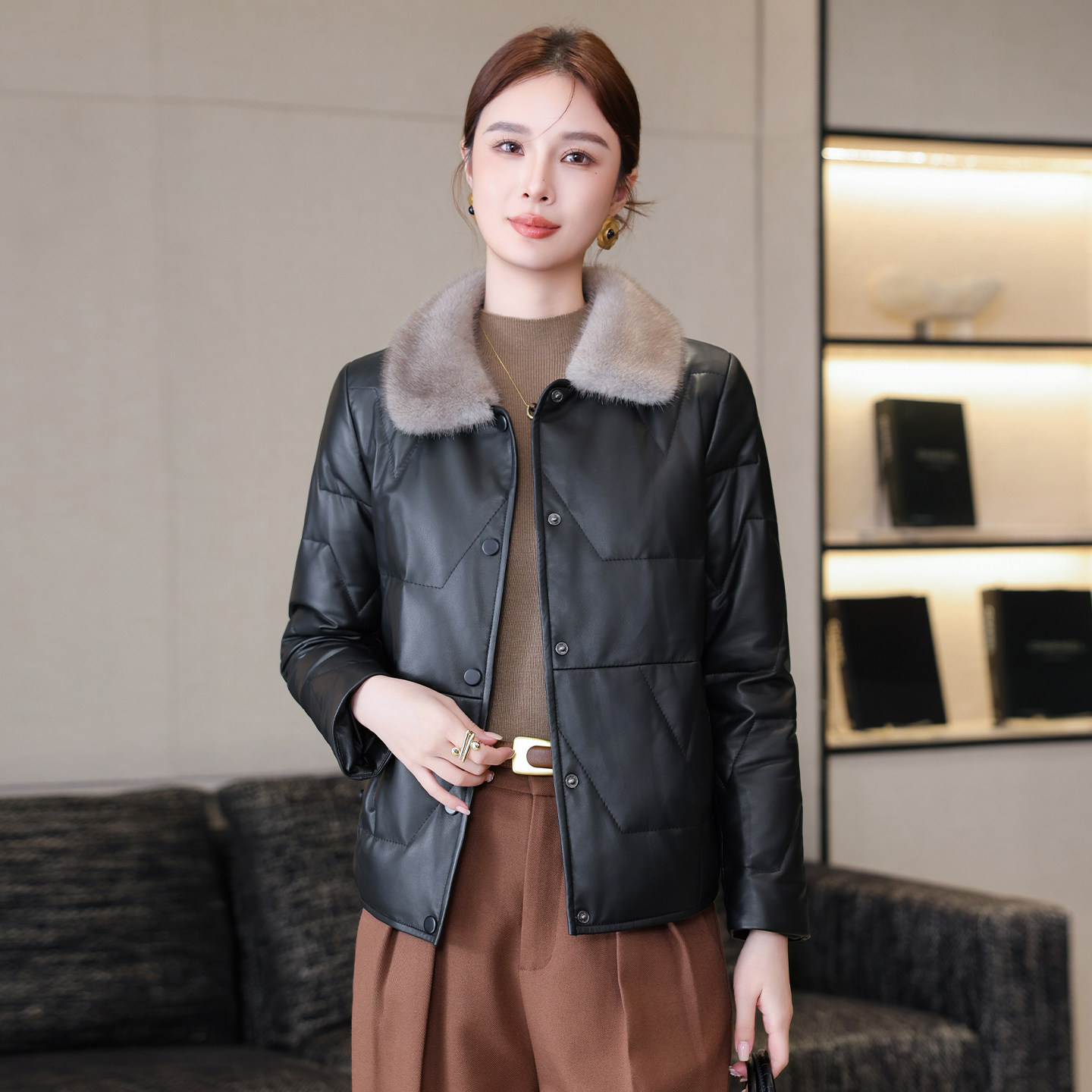 真皮羽绒服皮衣女短款2025冬季