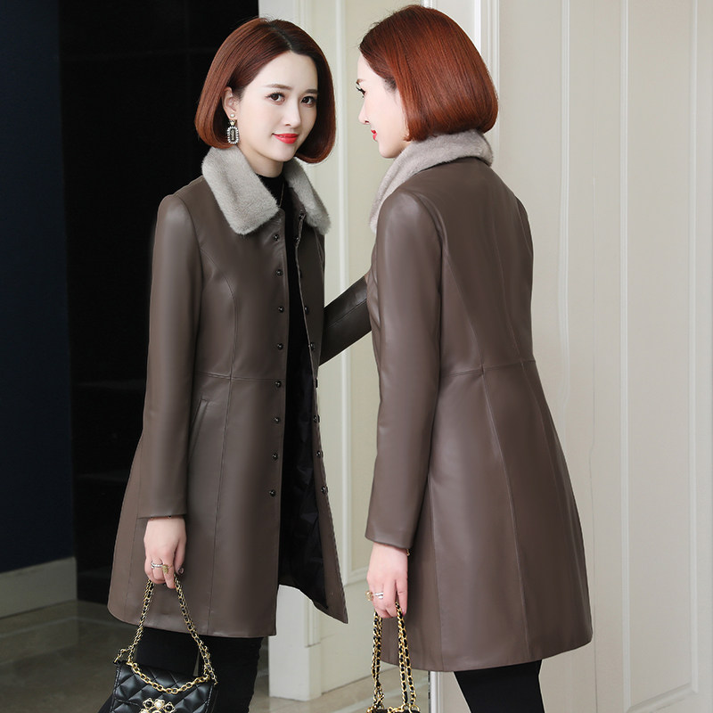 真皮羽绒服女2025冬季新款棕色中年妈妈海宁绵羊皮皮衣外套中长款