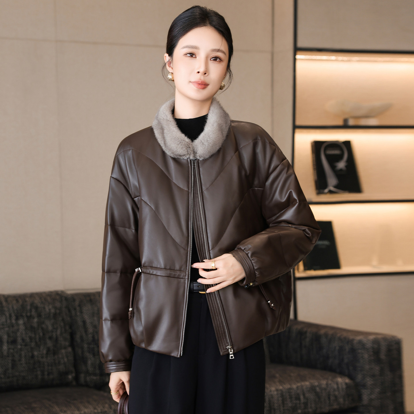 海宁真皮皮衣女短款冬季新款水貂毛立领休闲绵羊皮羽绒服外套气质