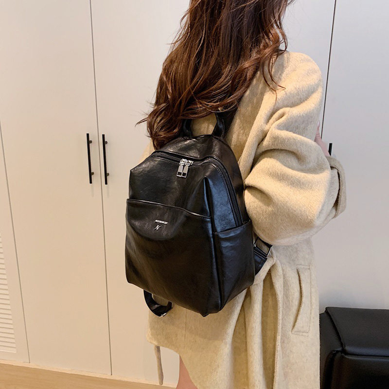 休闲软皮小背包女大学生通勤双肩双肩背包