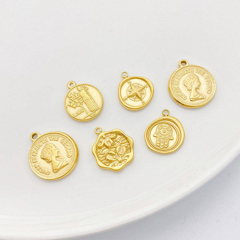 14K包金保色钛钢女王钱币指南针圆吊牌手工diy项链首饰品材料配件