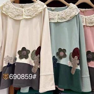 熊姑娘手工贴布花朵娃娃领宽松日系减龄长袖卫衣690859