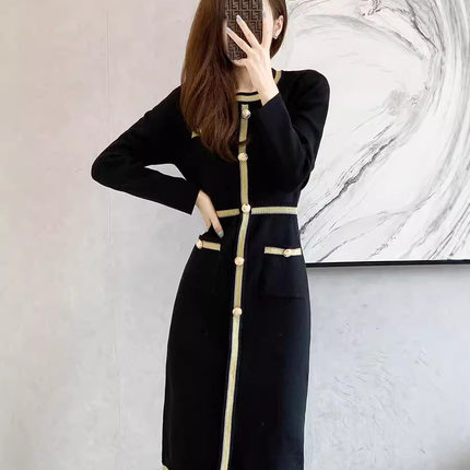 小香风长款修身针织连衣裙女2024秋冬季新款长袖打底赫本小黑裙子