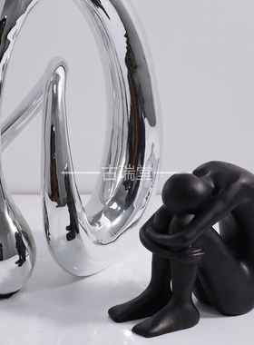 树脂装饰现代客厅沉思人物