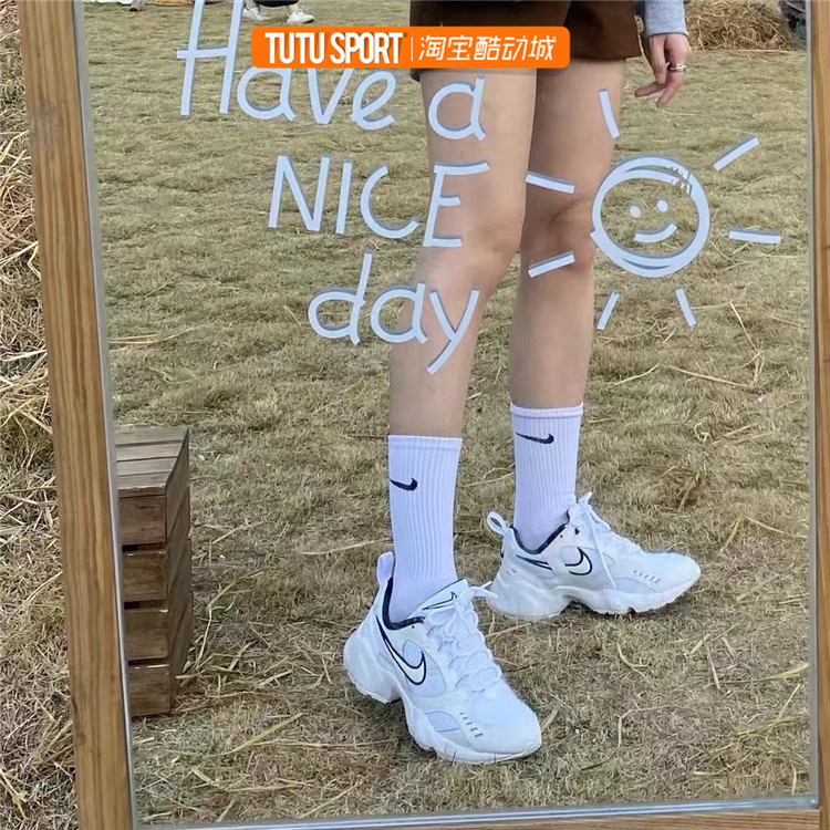 耐克NIKE复古潮流老爹鞋