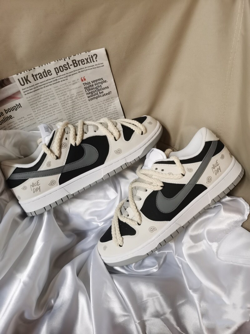 耐克Nike球鞋定制Dunk奇遇腰果花