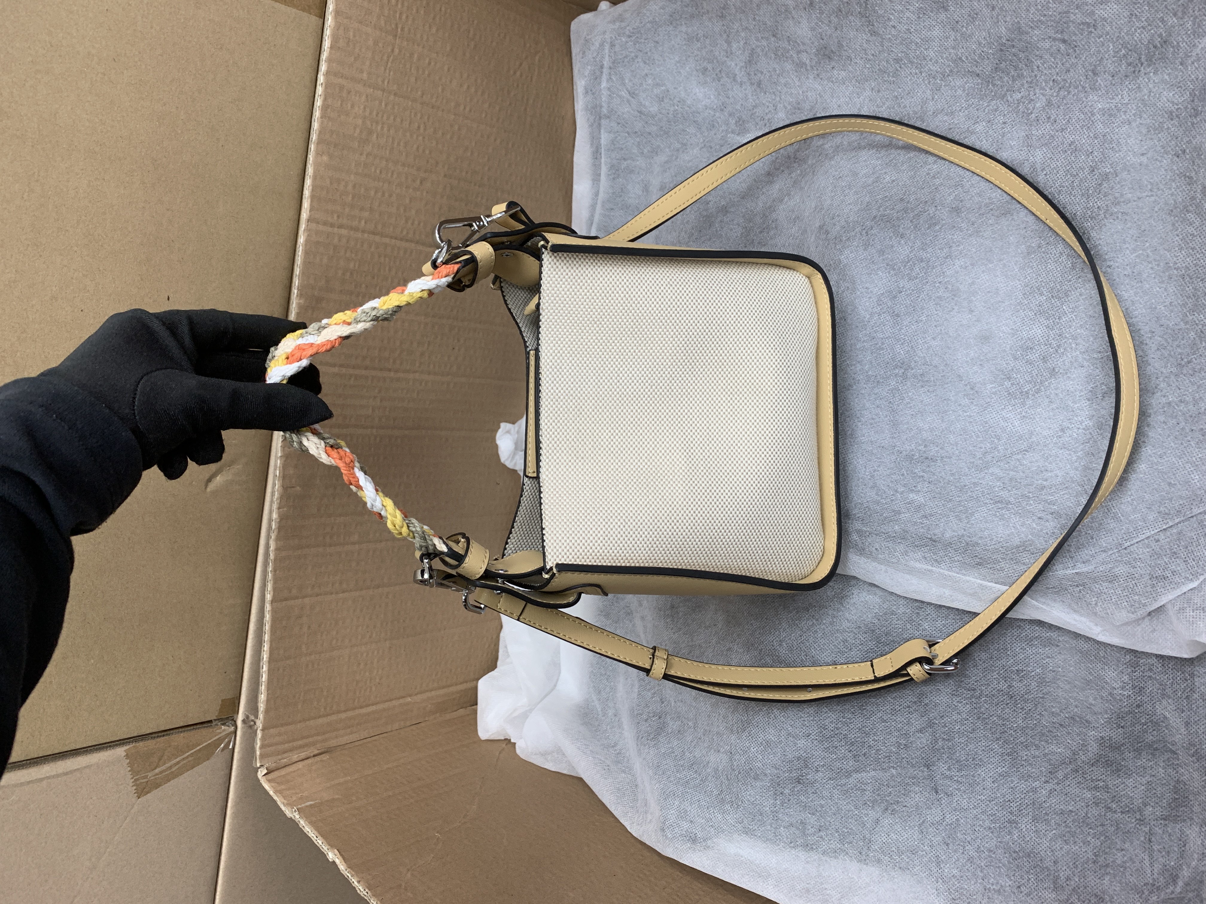 出口货宽肩带水桶包女2025新款春夏高级感大容量通勤斜挎包