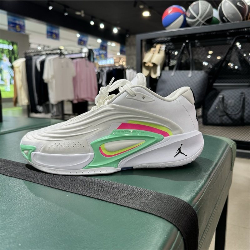 NIKE耐克男缓震耐磨低帮篮球鞋