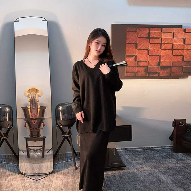 加肥大码女装V领长袖上衣半身裙胖妹妹纯色简约休闲净版两件套潮,女装/女士精品,大码套装,淘宝优惠券,粉丝福利购,淘宝优惠卷