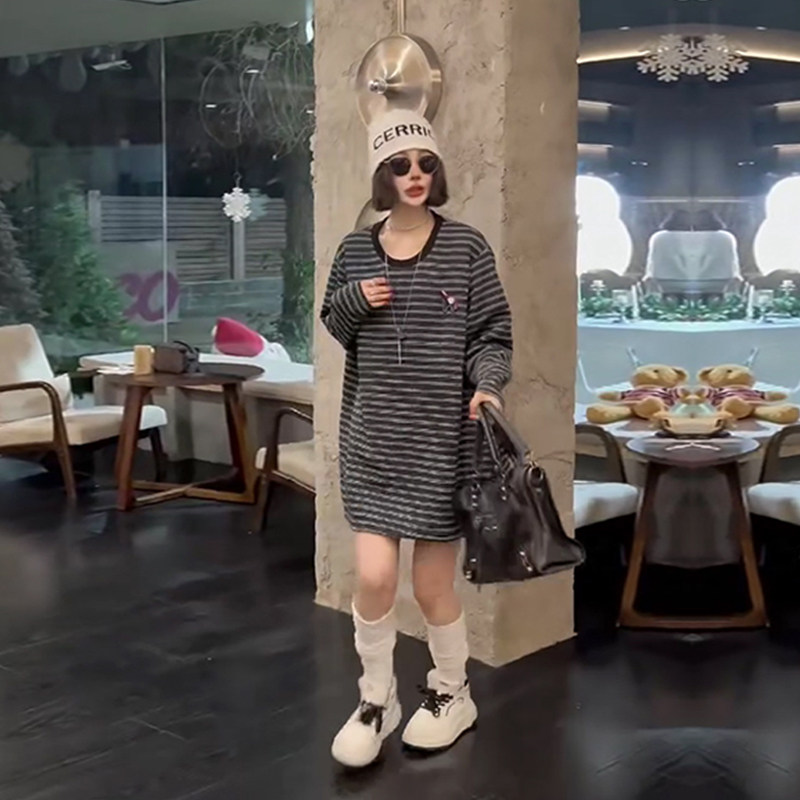 胖妹妹加肥圆领长袖条纹上衣宽松遮肚子大码女装韩版休闲秋冬大衫,女装/女士精品,大码内搭,淘宝优惠券,粉丝福利购,淘宝优惠卷