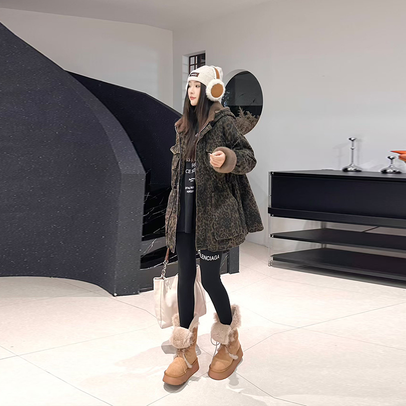 胖妹妹毛毛翻领收腰豹纹外套