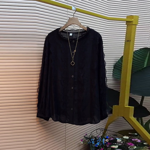 圆领拼接蕾丝条长袖上衣小衫