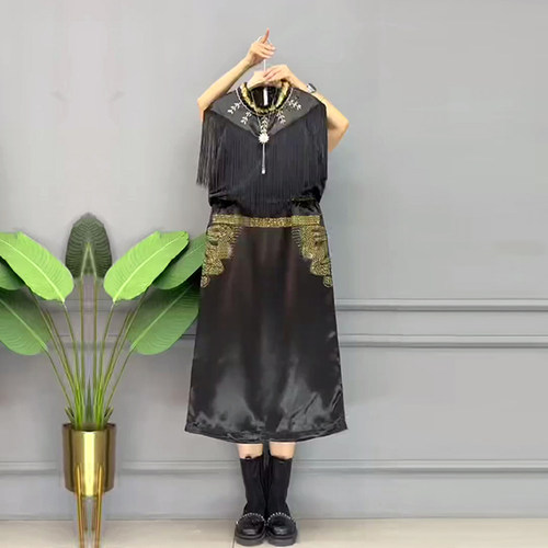 亮钻立领上衣松紧腰半身裙