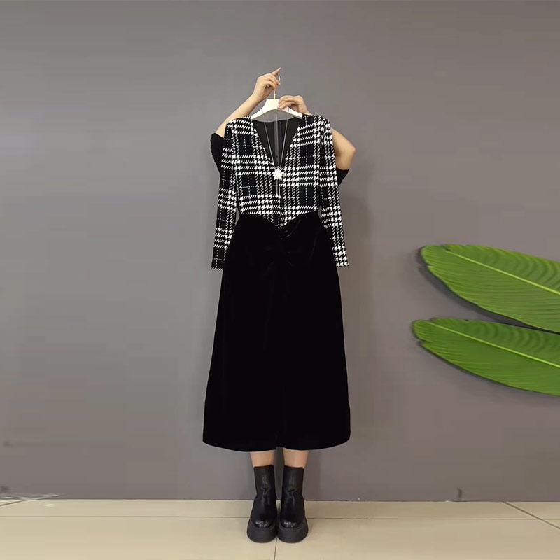 V领格子长袖拼色裙摆连衣裙