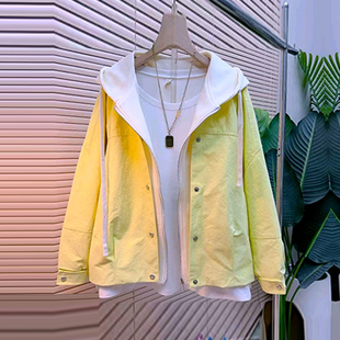 加肥女拼色连帽长袖外套2026早春新款韩版简约胖妹妹百搭休闲上衣