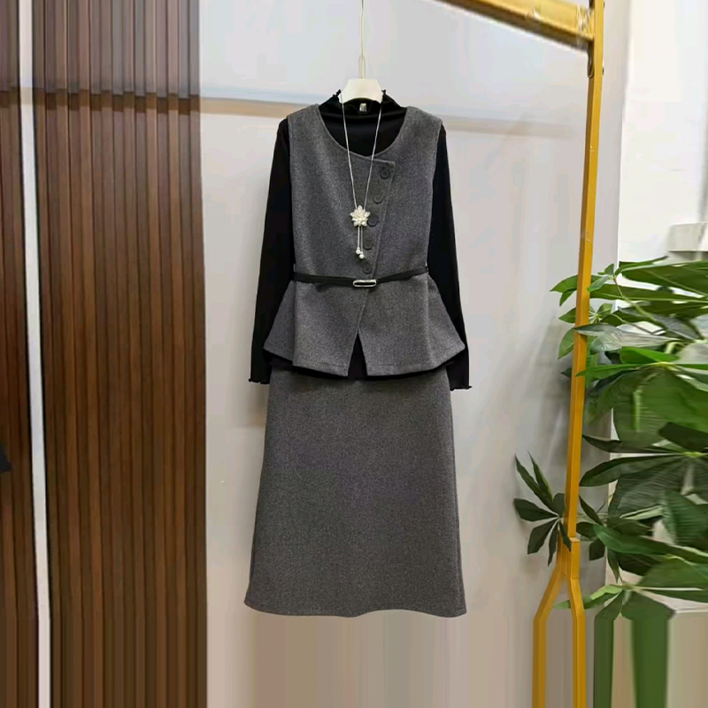 斜襟腰带马甲高领打底衫半身裙