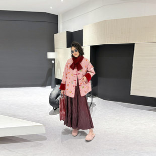 复古风拼色袖 胖妹妹冬季 女装 大码 口盘扣卡通图案棉服外套带围巾 款