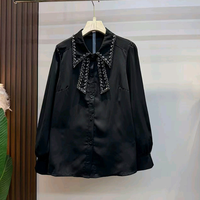 加肥翻领亮钻边长袖衬衫