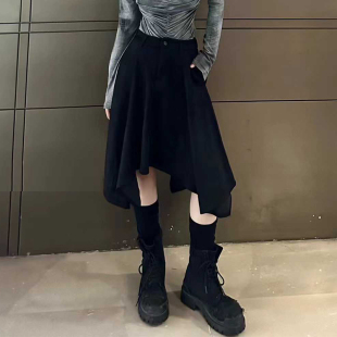 加肥不规则裙摆半身裙宽松遮胯大码女装秋冬款百搭洋气设计感短裙