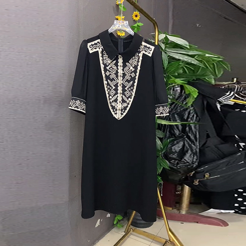 大码女装翻领拼色花朵短袖连衣裙胖妹妹气质轻熟风显瘦中长款裙子
