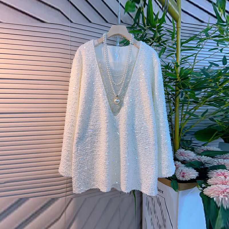 胖妹妹圆领串珠亮钻边亮片上衣