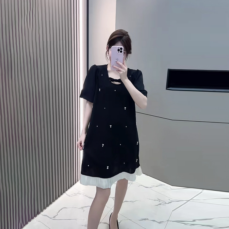 加肥女拼色底摆圆领短袖钉珠连衣裙胖妹妹法式气质设计感显瘦裙子