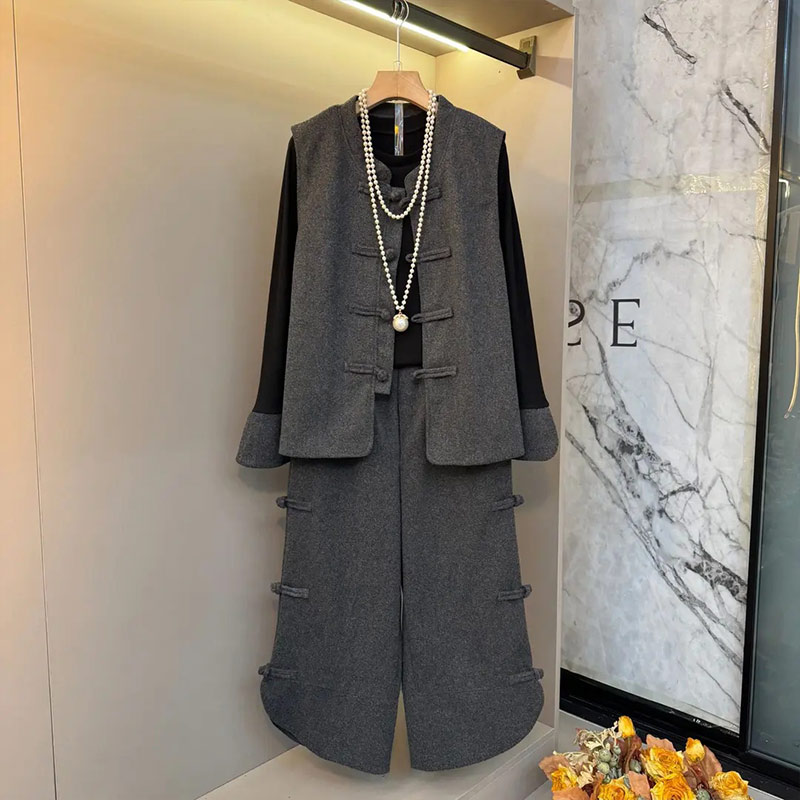 立领盘扣马甲拼色袖口打底衫长裤