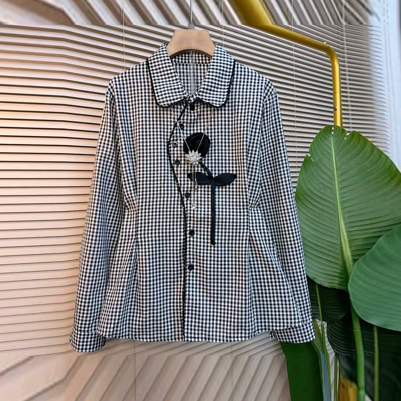 胖妹妹翻领长袖小格子衬衫