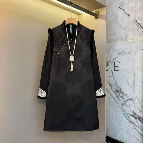 拼袖口打底衫加绒立领暗花马甲裙