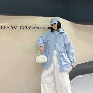 大码女装连帽收腰抽绳冲锋衣外套胖妹妹2026早春新款户外休闲上衣