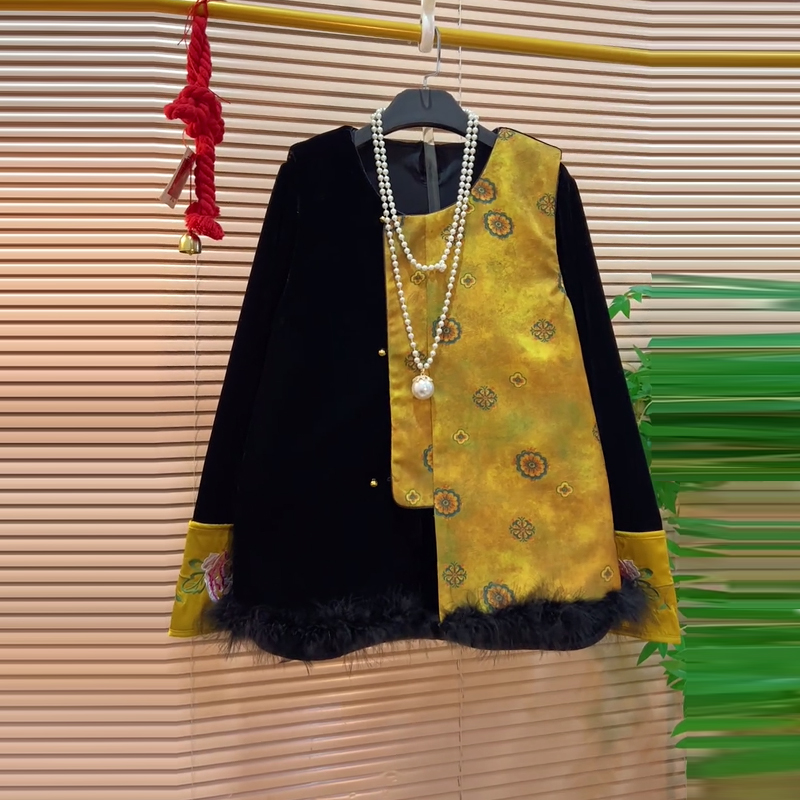 拼色袖口小衫毛底摆拼色花朵马甲