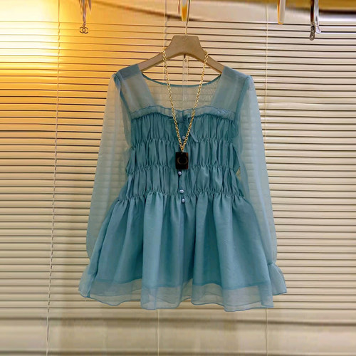 加肥方领网纱长袖前压褶小衫