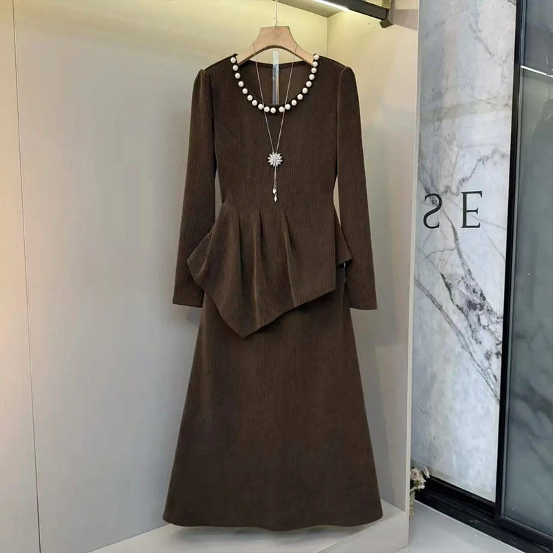 加肥胖妹妹钉珠领斜底摆收腰上衣半身裙大码女装韩版通勤风两件套,女装/女士精品,大码套装,淘宝优惠券,粉丝福利购,淘宝优惠卷