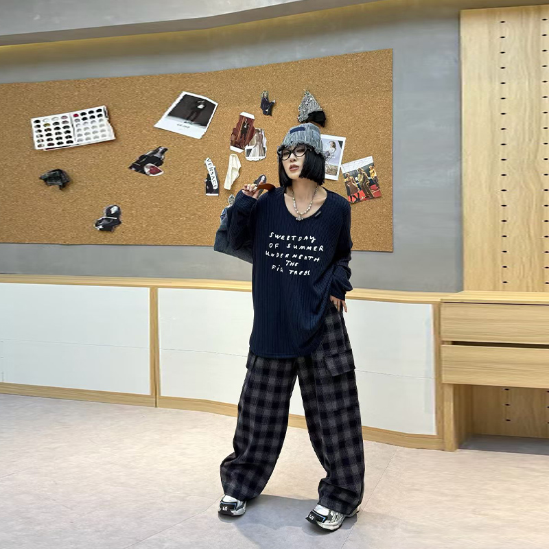 大码女装圆领长袖字母上衣